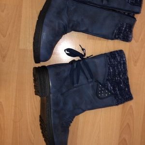 Blue leather boots size 8.5 womens